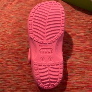 selling these pink crocs, bought them for myself but they are way to big. 6M, 8W
